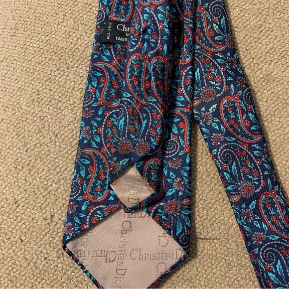 Two: Christian Dior Men’s Neck Ties. Red/Blue Paisley. 100% silk. Pocket scarf. - Picture 9 of 13